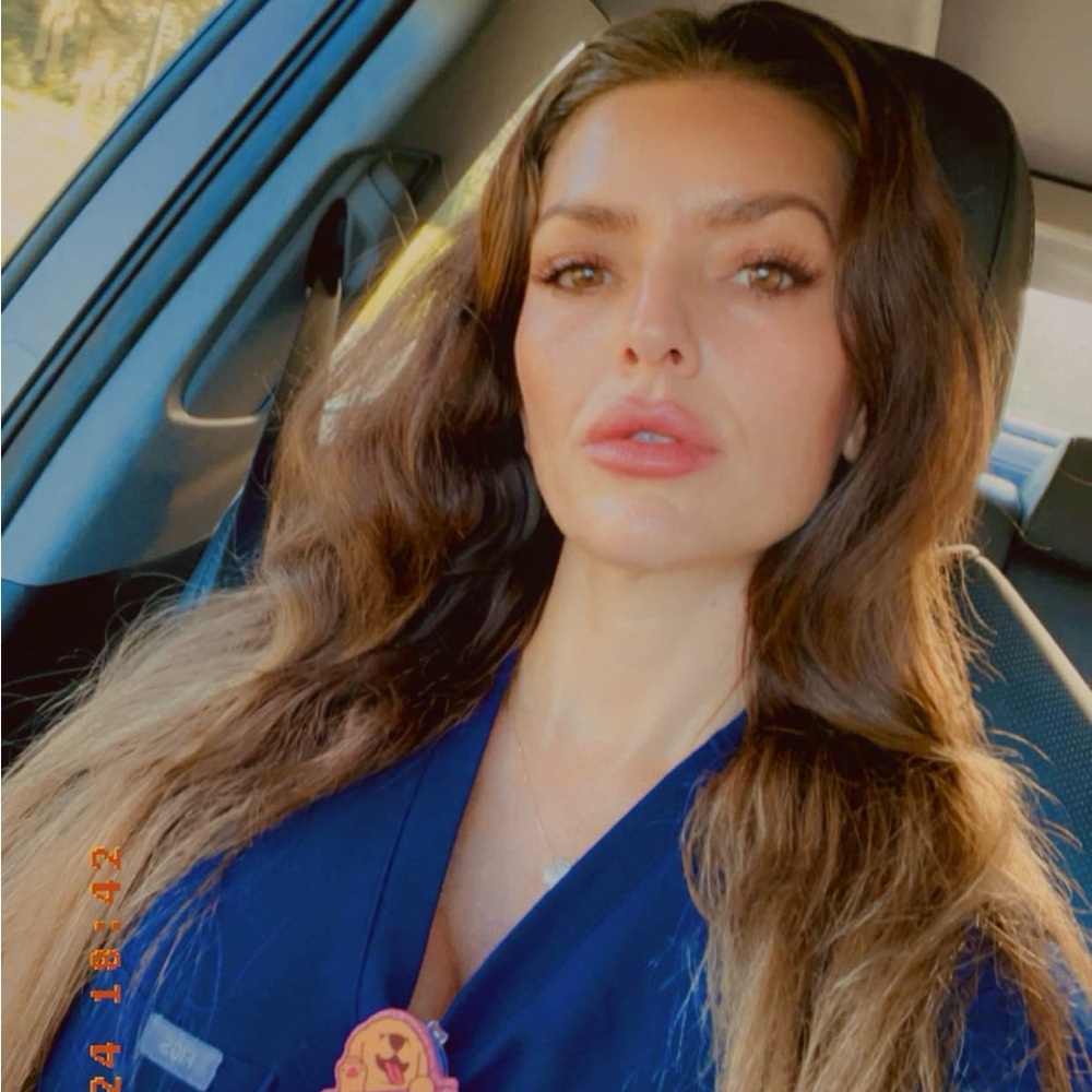 Hi I'm Dani, just here to shop ☺️